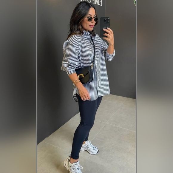 NWOT Old Navy Button Down Boyfriend Shirt Size Medium - Picture 5 of 5